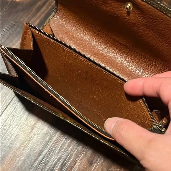 VINTAGE Louis Vuitton Monogram Long Wallet - Picture 4 of 8